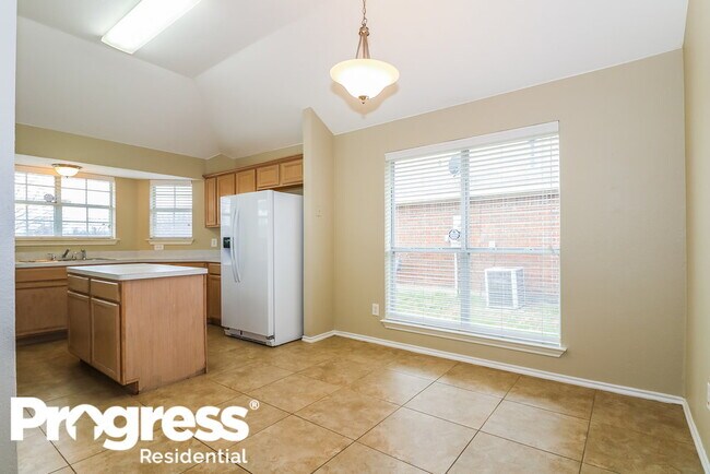 Building Photo - 1420 Aviary Dr