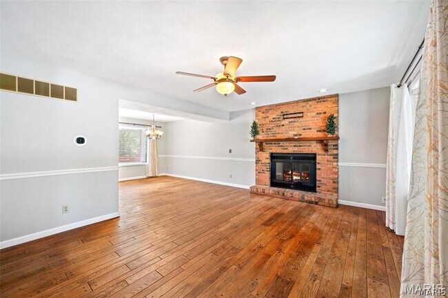Building Photo - 6 Sandwedge Dr