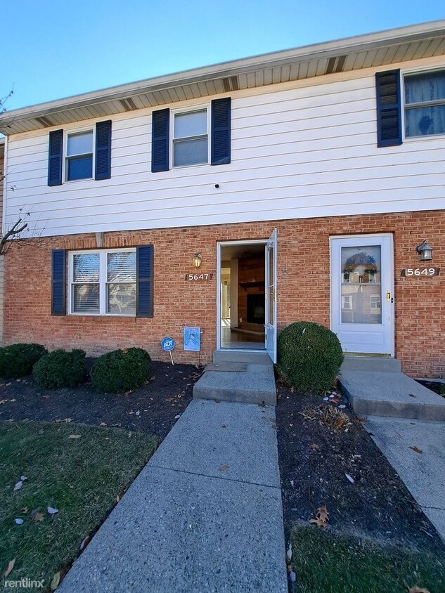 Foto principal - 3 br, 2.5 bath Condo - 5647 Old Blue Rock Rd