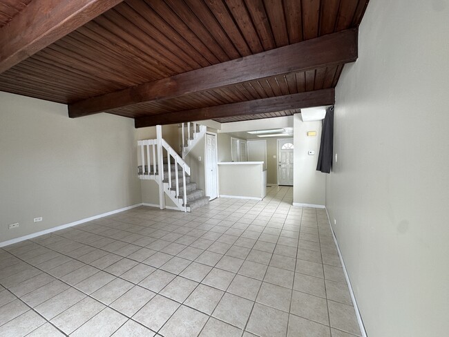 Building Photo - 474 Meadow Green Ln