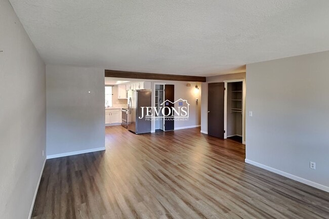 Building Photo - 803 S 68th Ave
