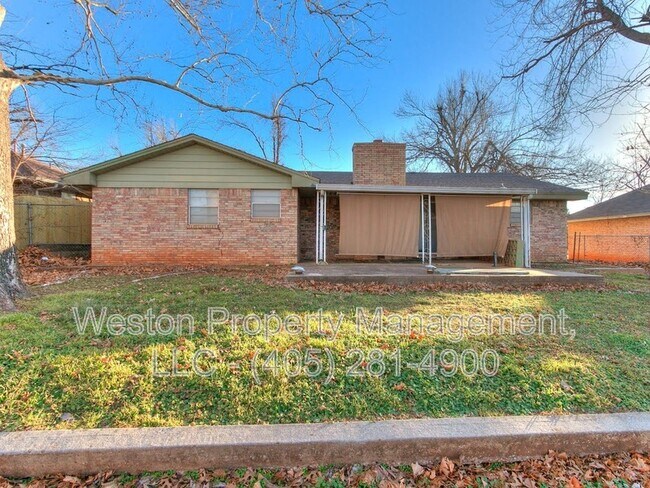 Building Photo - 1011 Crown Dr