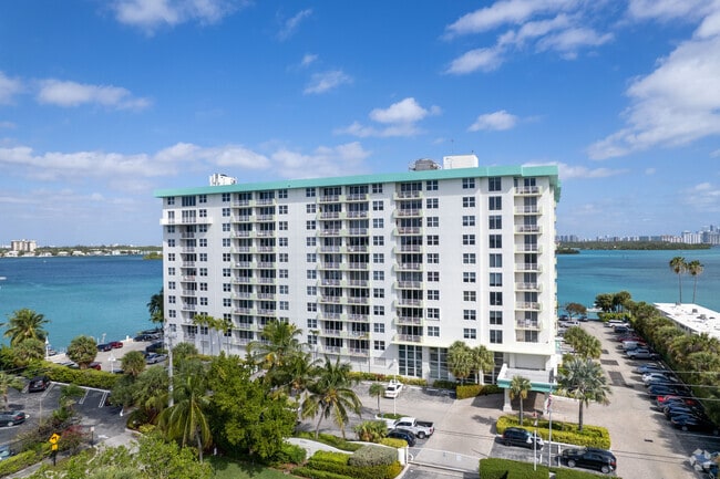 Building Photo - Island Pointe Condominiums