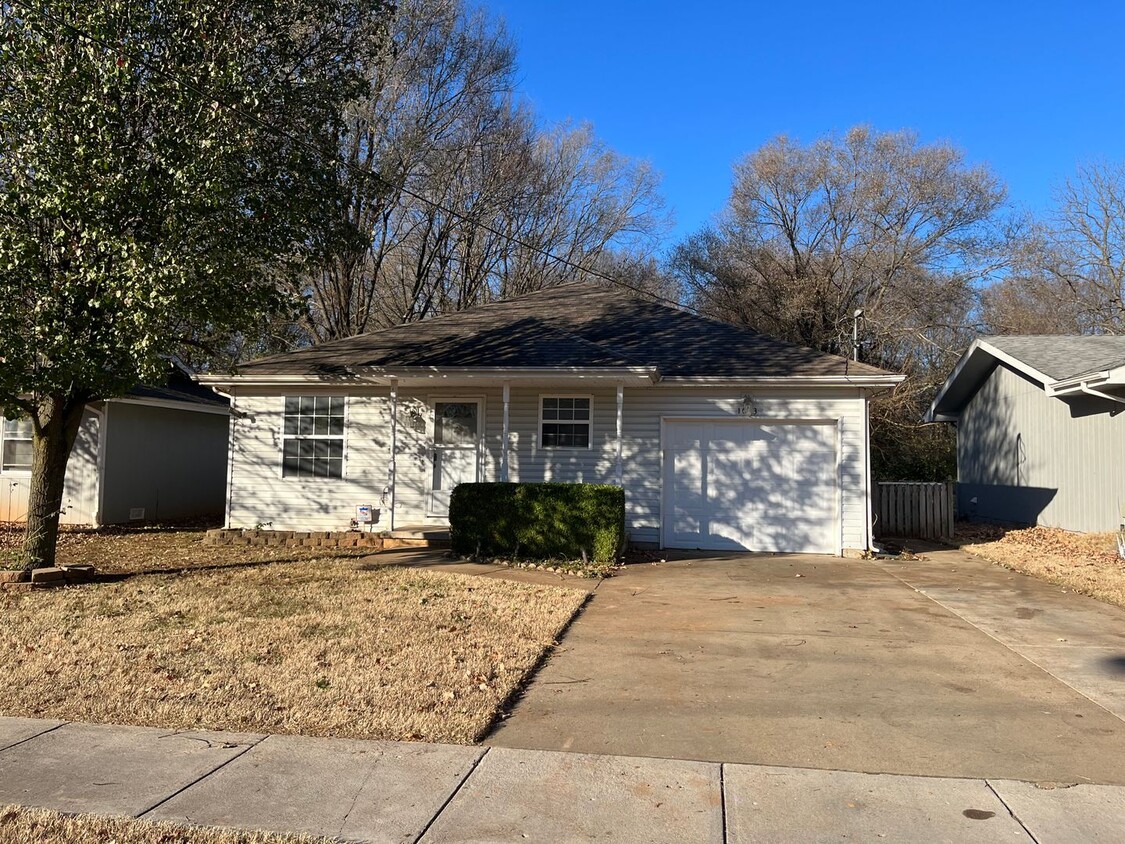 Primary Photo - Adorable 3-Bedroom Home with Spacious Back...