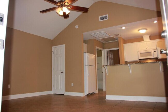Foto del edificio - 46464 Heatherwood Dr.  #1