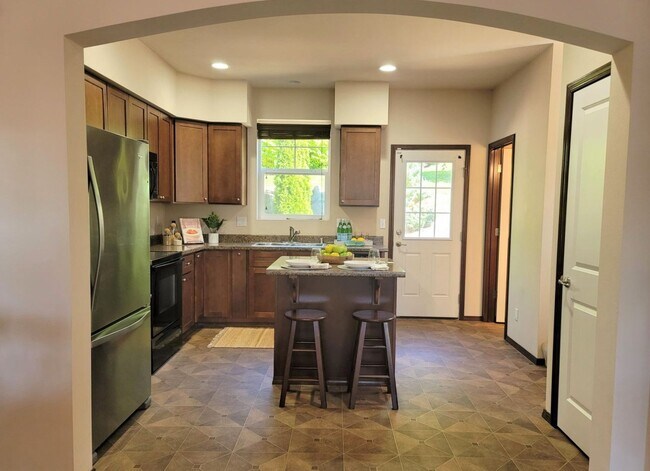 Foto del edificio - 2 Bedroom Townhome in Beautiful Poulsbo Place