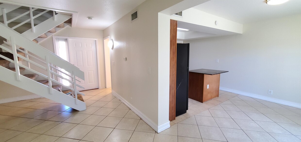 Primary Photo - 519 SW 1st Ct