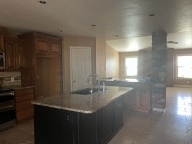 Foto del edificio - For Lease - 4452 Esmond - Odessa TX