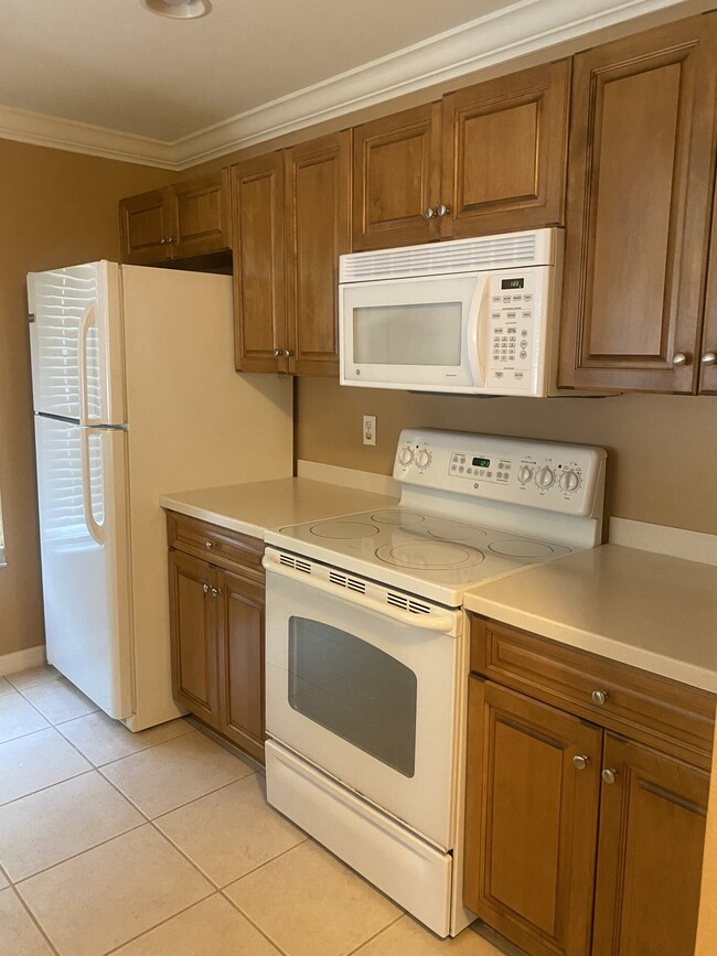 Building Photo - 9470 Ivy Brook Run