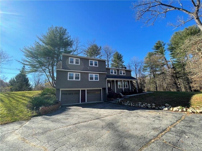 Foto del edificio - 617 Long Mountain Rd