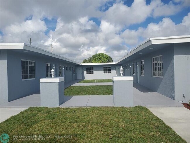 Building Photo - 5511 SW 20th St
