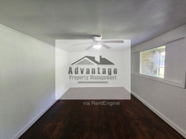 Foto del edificio - 418 E Brooks Ave