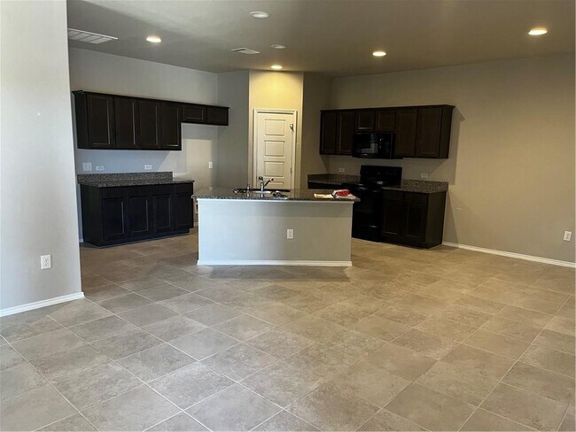 Building Photo - 1725 Davidson Ranch Rd