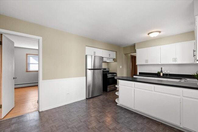 Building Photo - 8317 W Summerdale Ave