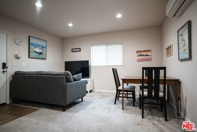 Building Photo - 306 E 36th St