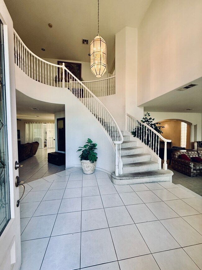 Building Photo - Partially furnished-Lovely 5 bedroom, 3 bath home in Legacy Master Series Community! $500 off fir...