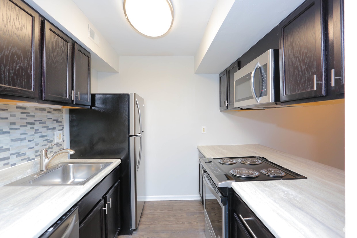 Highgrove at Big Bend Apartments in Manchester, MO