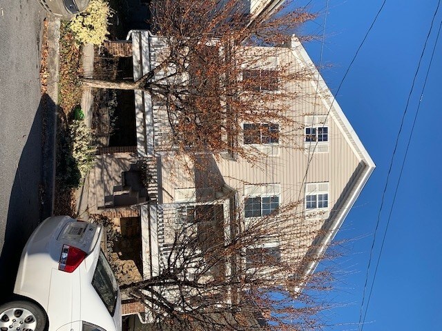 Primary Photo - 125 E South St