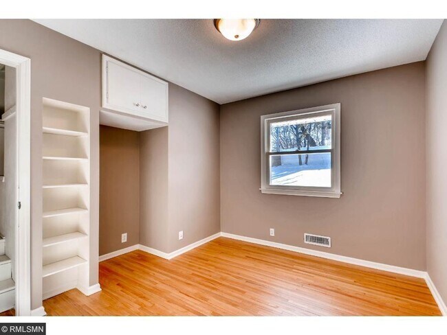 Building Photo - 1316 Holdridge Terrace