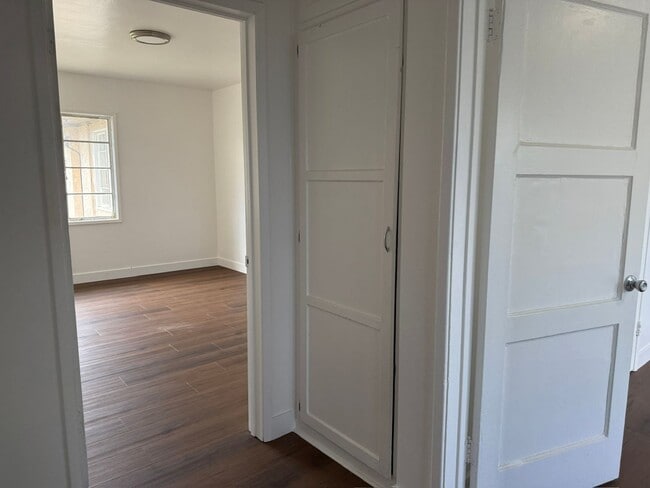 Building Photo - 4067 S Muirfield Rd