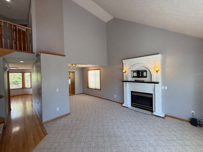 Foto del edificio - 757 Sphinx Ct NE