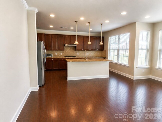Building Photo - 137 Glade Vly Ave