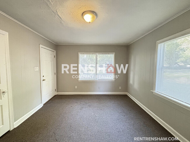 Building Photo - 502 E Dison Ave