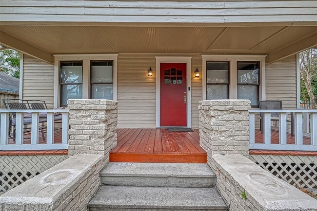 Building Photo - 817 Henderson St