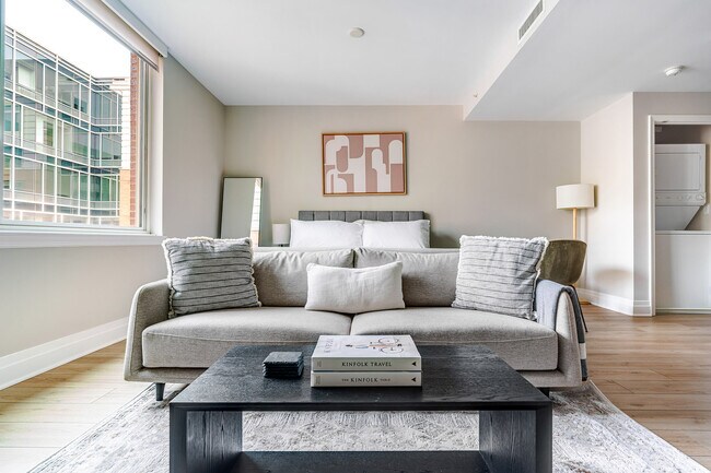 Foto del edificio - 2221 I St NW