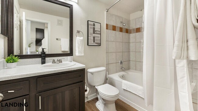 Foto del edificio - 3250 Hudson Crossing