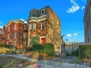 Foto del edificio - 174 Montgomery St