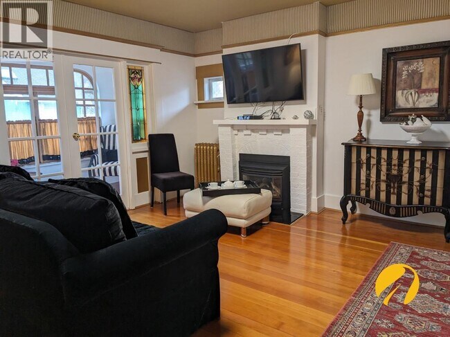 Photo du bâtiment - 1631 Dunbar St