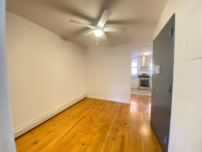 Building Photo - 287 Van Brunt St