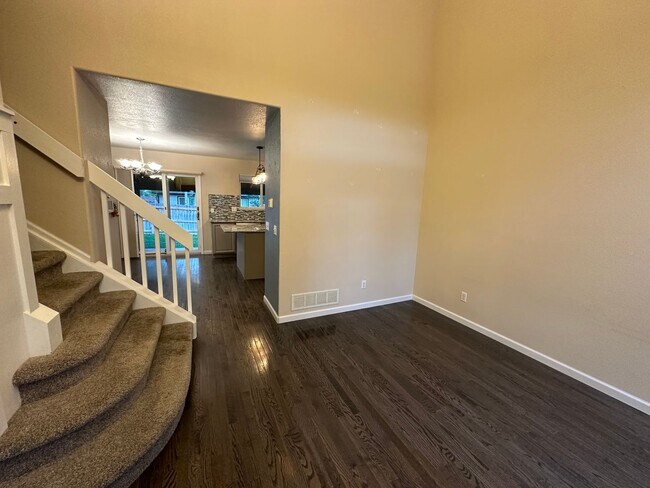 Building Photo - Beautiful 3 Bed 3 Bath Home!!!