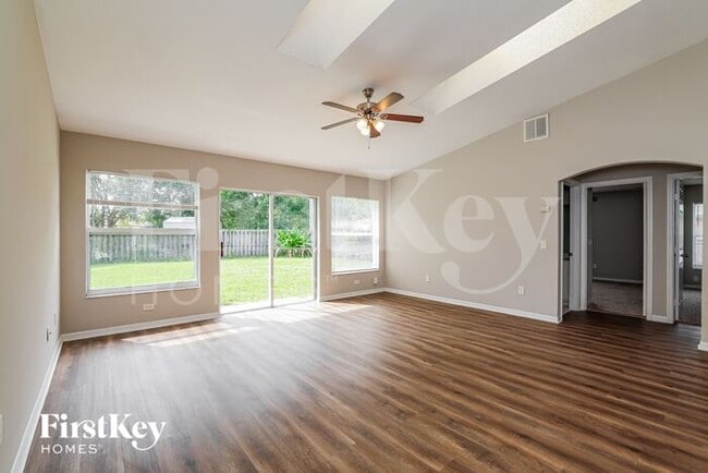 Foto del edificio - 422 SW Cherryhill Rd
