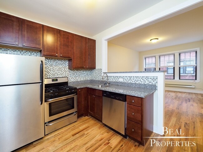 Building Photo - 4413 N Wolcott Ave