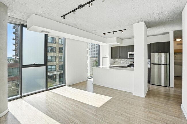 Photo - 1335 S Wabash Ave Apartment