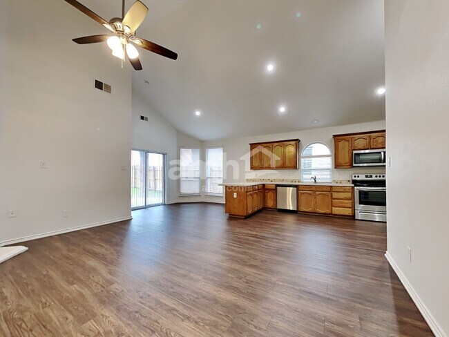 Foto del edificio - 3817 Old Richwood Ln