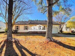 Building Photo - 411 Linkenborough Dr