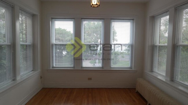 Foto del edificio - 3 bedroom in CHICAGO IL 60626