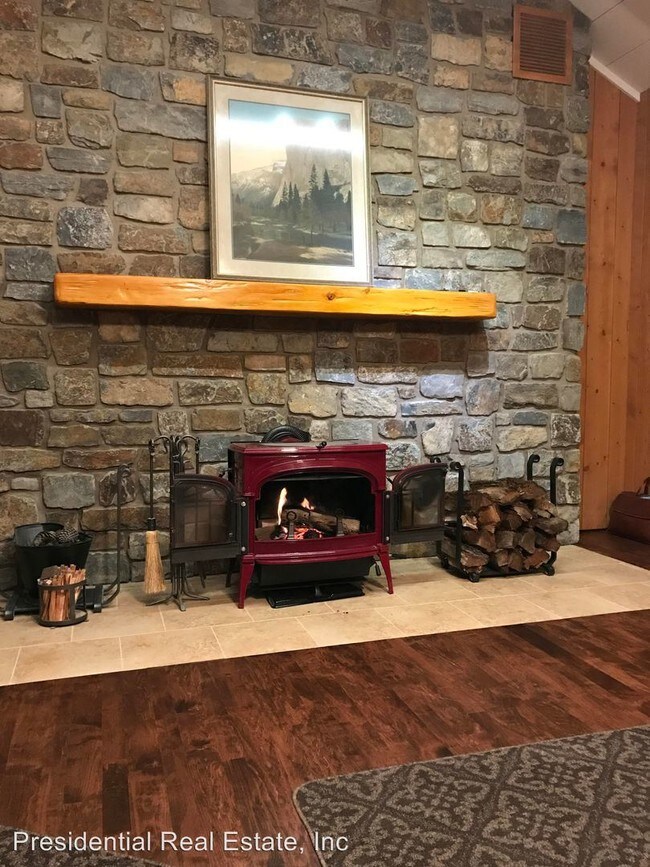 Foto del edificio - 4 br, 3 bath House - 21475 Summit Road