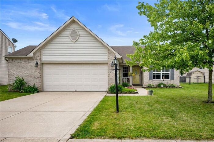 Primary Photo - Brownsburg Schools and a Fenced In Backyard!!