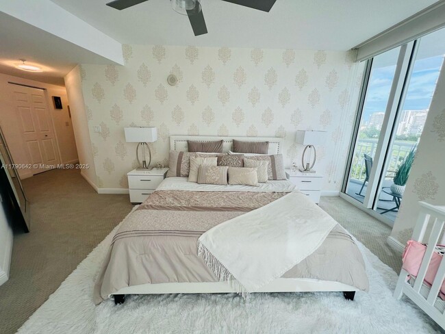 Building Photo - 1745 E Hallandale Beach Blvd