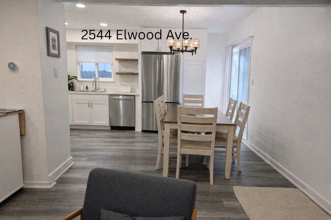 Foto del edificio - 2544 Elwood Ave