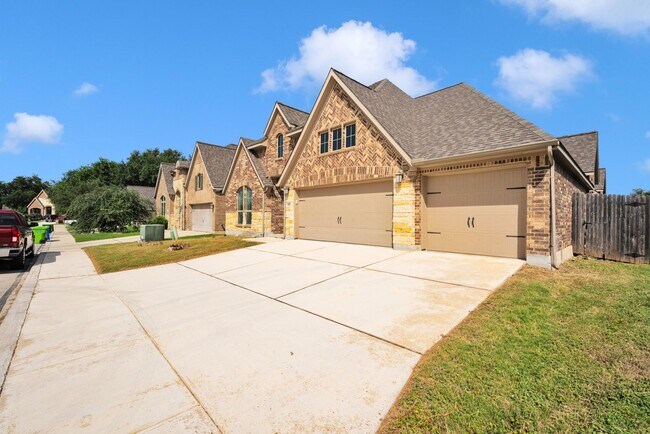 Foto del edificio - 8823 Haystack Rd