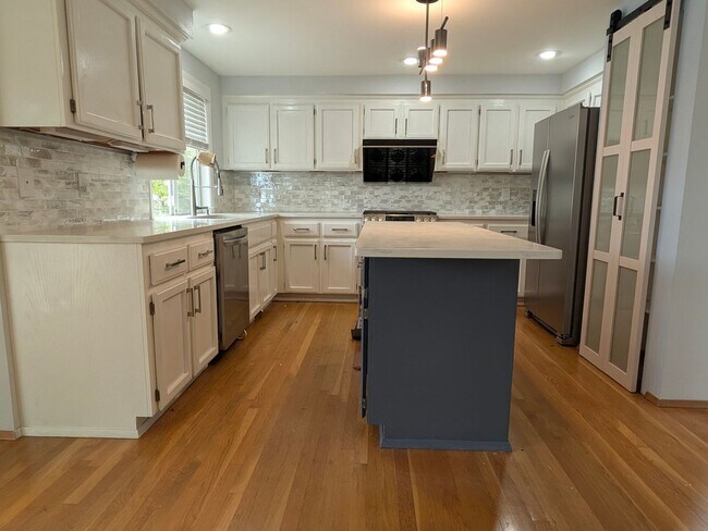 Foto del edificio - 4207 254th Pl SE