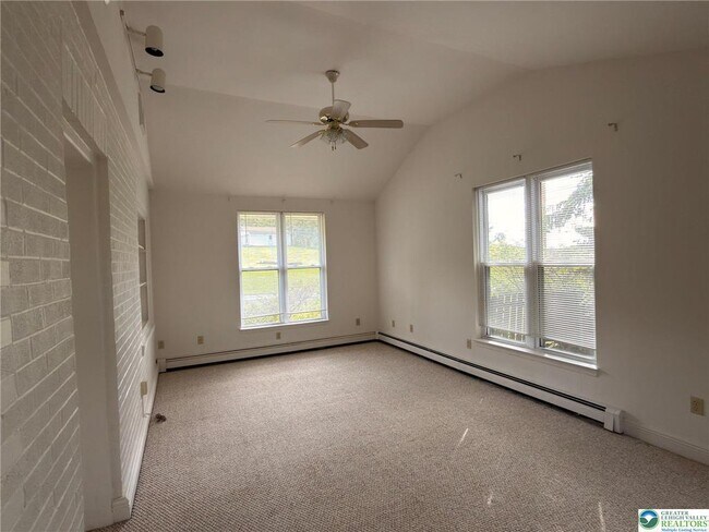 Foto del edificio - 9751 Newtown Rd