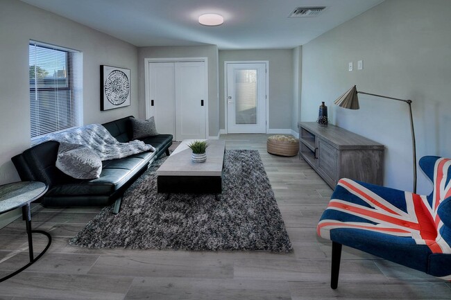 Foto del edificio - New Built, Near UofA 2 Bed 2 Bath