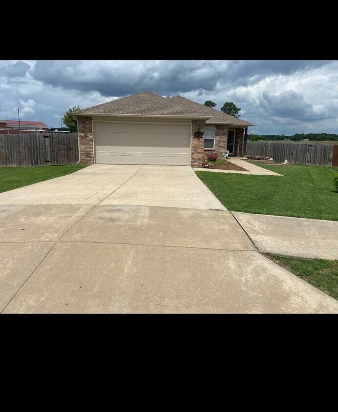 Foto principal - 2827 Carondolet St