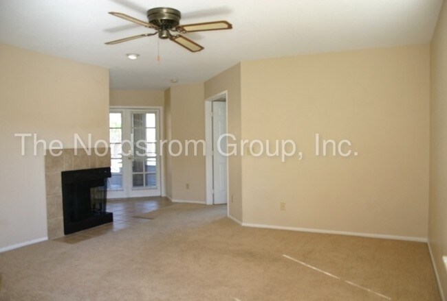 Building Photo - 6655 N Canyon Crest Dr